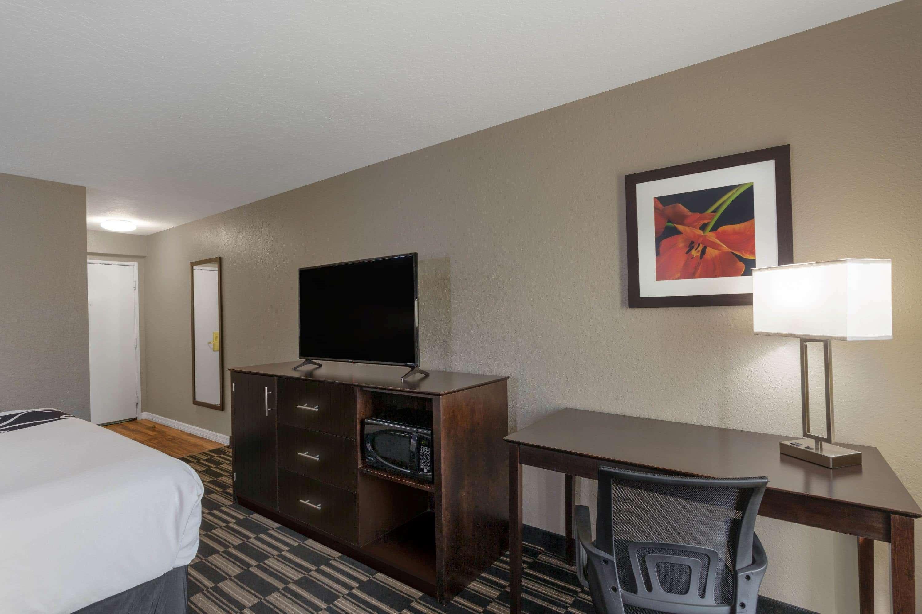 La Quinta By Wyndham Orlando Universal Area - Free Shuttle To Universal Hotel Exterior photo