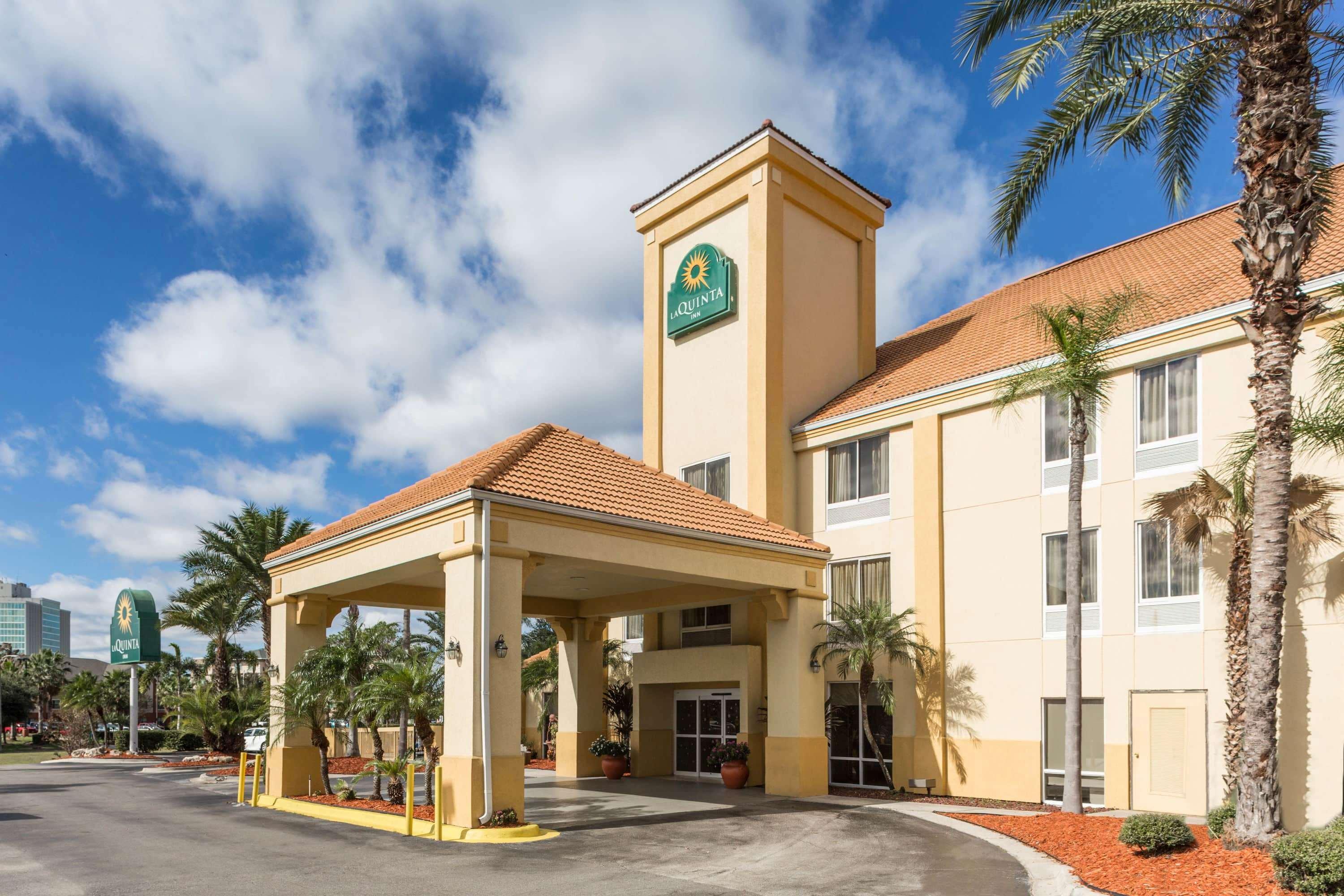 La Quinta By Wyndham Orlando Universal Area - Free Shuttle To Universal Hotel Exterior photo