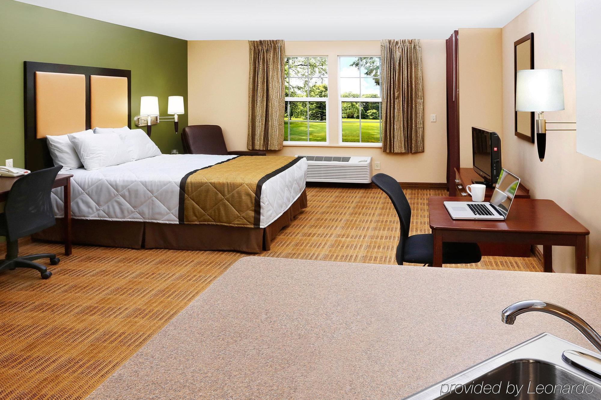 La Quinta By Wyndham Orlando Universal Area - Free Shuttle To Universal Hotel Exterior photo