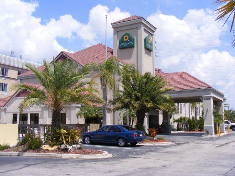 La Quinta By Wyndham Orlando Universal Area - Free Shuttle To Universal Hotel Exterior photo