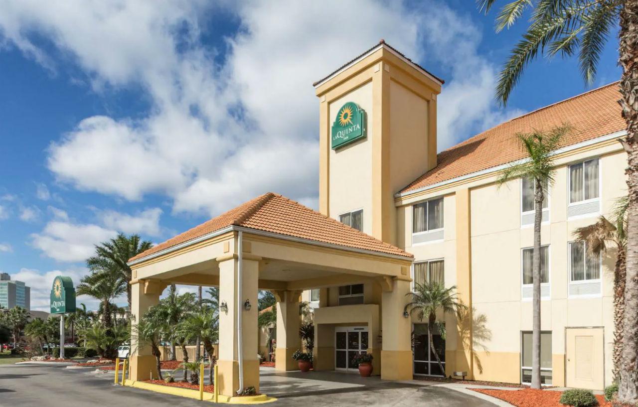 La Quinta By Wyndham Orlando Universal Area - Free Shuttle To Universal Hotel Exterior photo