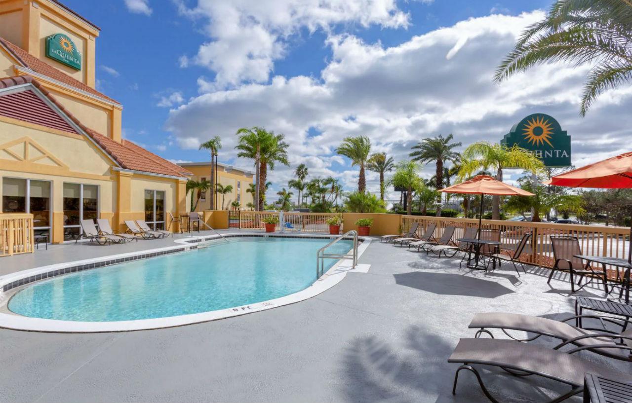 La Quinta By Wyndham Orlando Universal Area - Free Shuttle To Universal Hotel Exterior photo